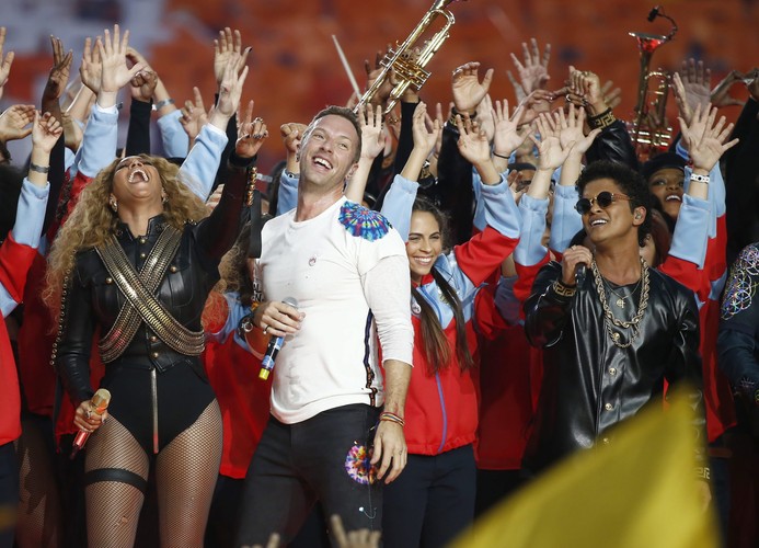 Beyoncé, Chris Martin i Bruno Mars na Super Bowl 2016