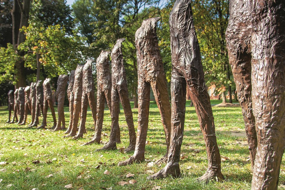 Instalacja Magdaleny Abakanowicz „Caminando” - 8 024 mln zł