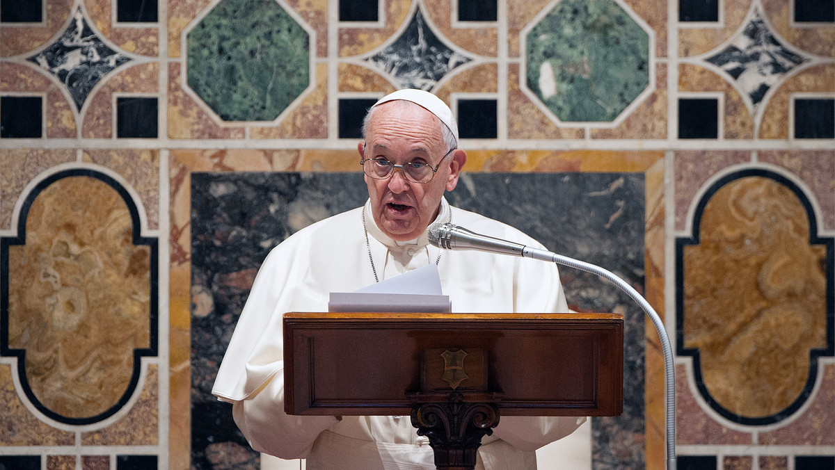 Gorzkie słowa papieża Franciszka. "Czarne chmury nad ludzkością"