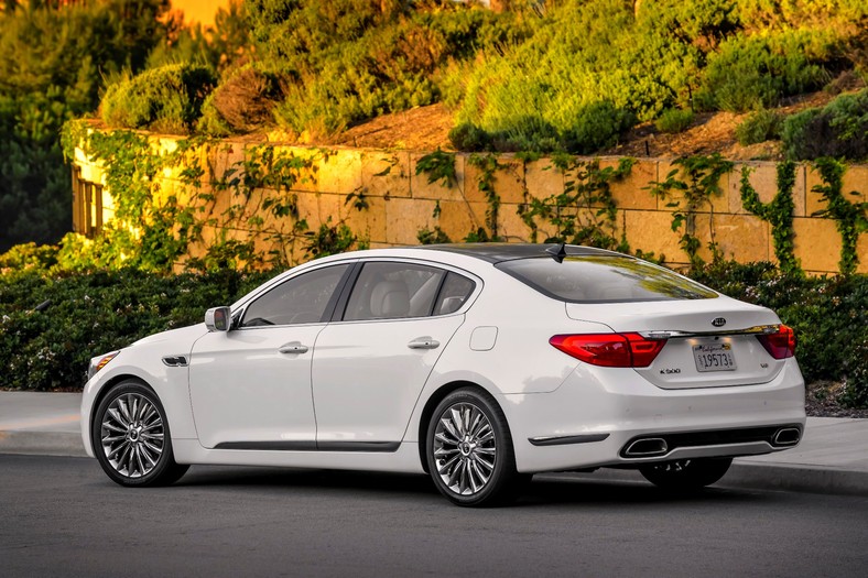 Los Angeles Auto Show: modelem K900 Kia wkracza do klasy wyższej