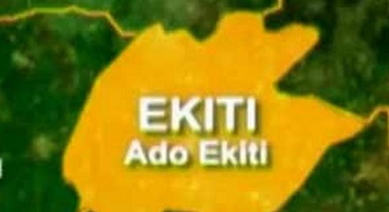 Ekiti residents beat suspected kidnapper to death (taletela)