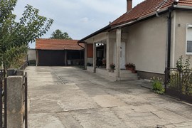 Betonske staze ispred kuća su stvar prošlosti