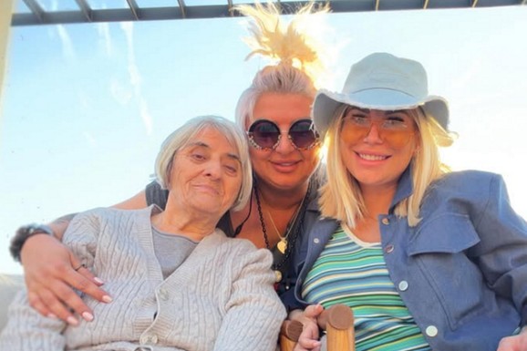 (FOTO) Trudna Dea Đurđević pokazala majku i baku, uskoro stiže i mala Iris: "Ženski rodoslov"