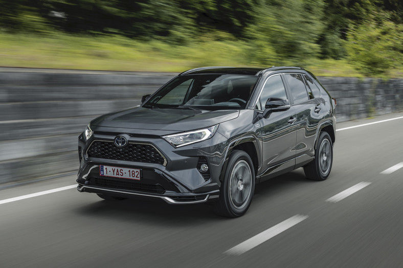 Toyota RAV4 Plugin Hybrid ile kosztuje ponad 300konny SUV?