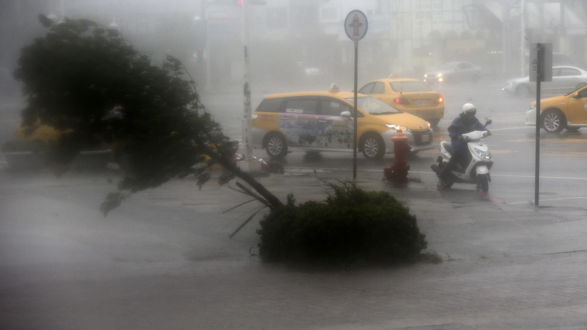 TAIWAN SUPER TYPHOON MERANTI (Super Typhoon Meranti brings high winds and heavy rains to Taiwan)