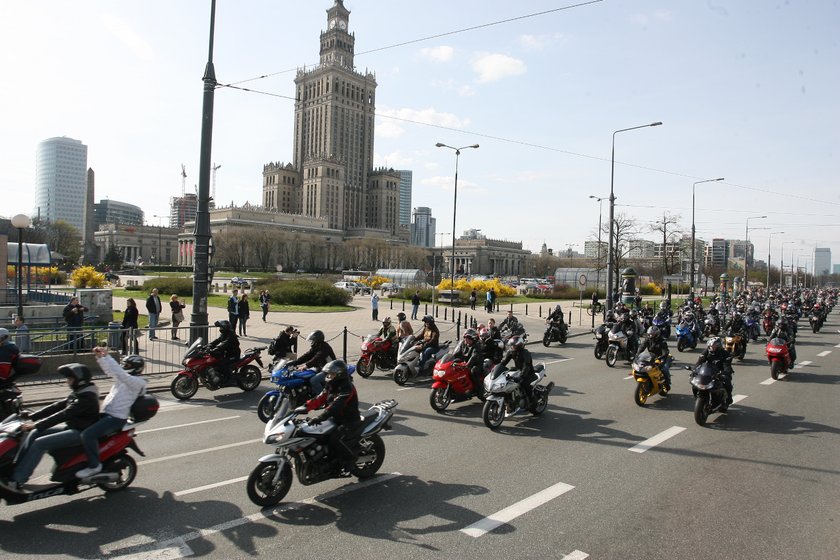 Marsze, przejazdy i maratony zablokują stolicę. Lepiej przygotować się na te utrudnienia.