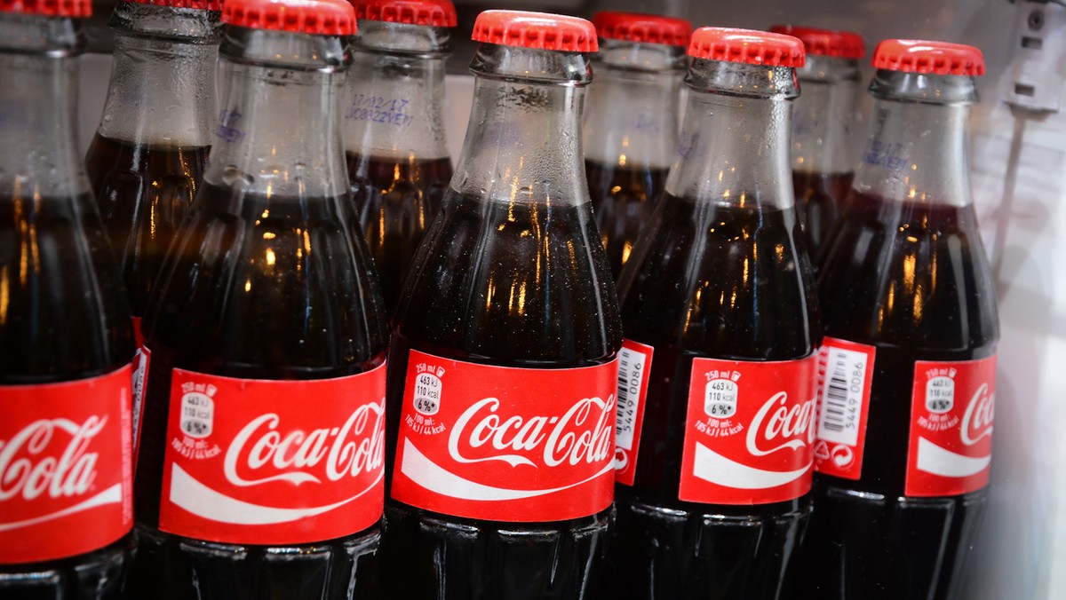 Coca-Cola nie ma zamiaru ustąpić. "Wierzymy, że każdy ma prawo kochać i uczucie miłości jest dla każdego takie samo" - napisała firma w oświadczeniu.