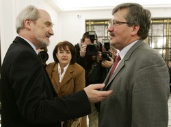 "Czyścić akta, wybielić kilka spraw w IPN"