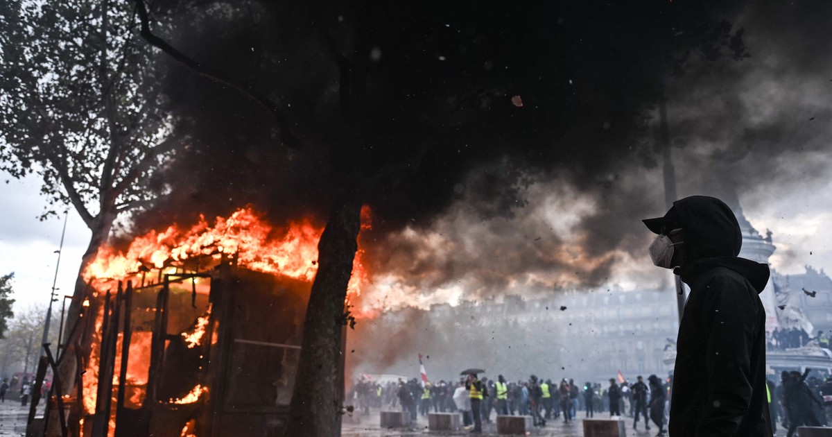 France Protests Turn Violent: Looting and Arrests Over Cost of Living