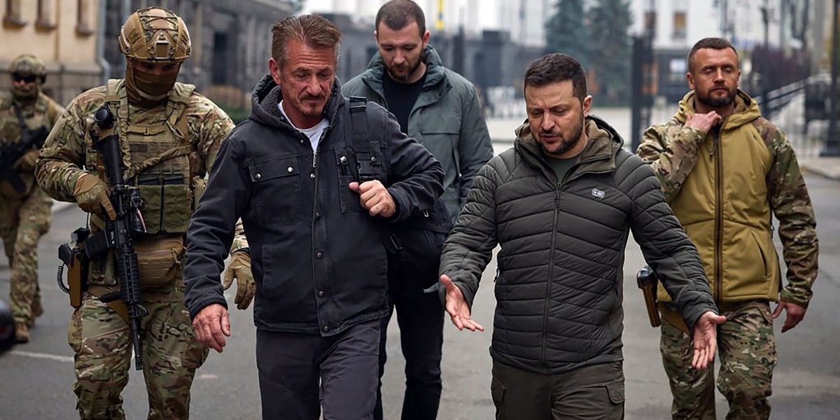 Sean Penn po raz trzeci przyjechał do Kijowa. Prezydentowi Ukrainy przywiózł statuetkę Oscara.