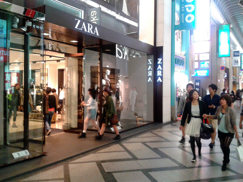 Sklep Zara w Osace, fot. Jan Bolanowski
