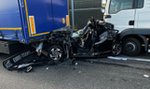 Śmiertelny wypadek na A2. Auto osobowe zmiażdżone między dwiema ciężarówkami. Nie żyje kobieta