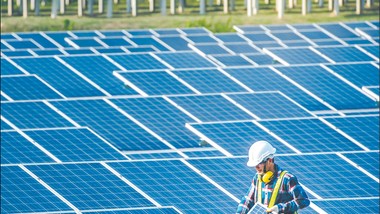 fotowoltaika: nowa metoda poprawia wydajność perowskitowych ogniw słon