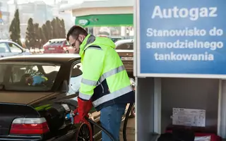 Jak jeździć taniej? Samochody z instalacjami CNG i hybrydy z LPG