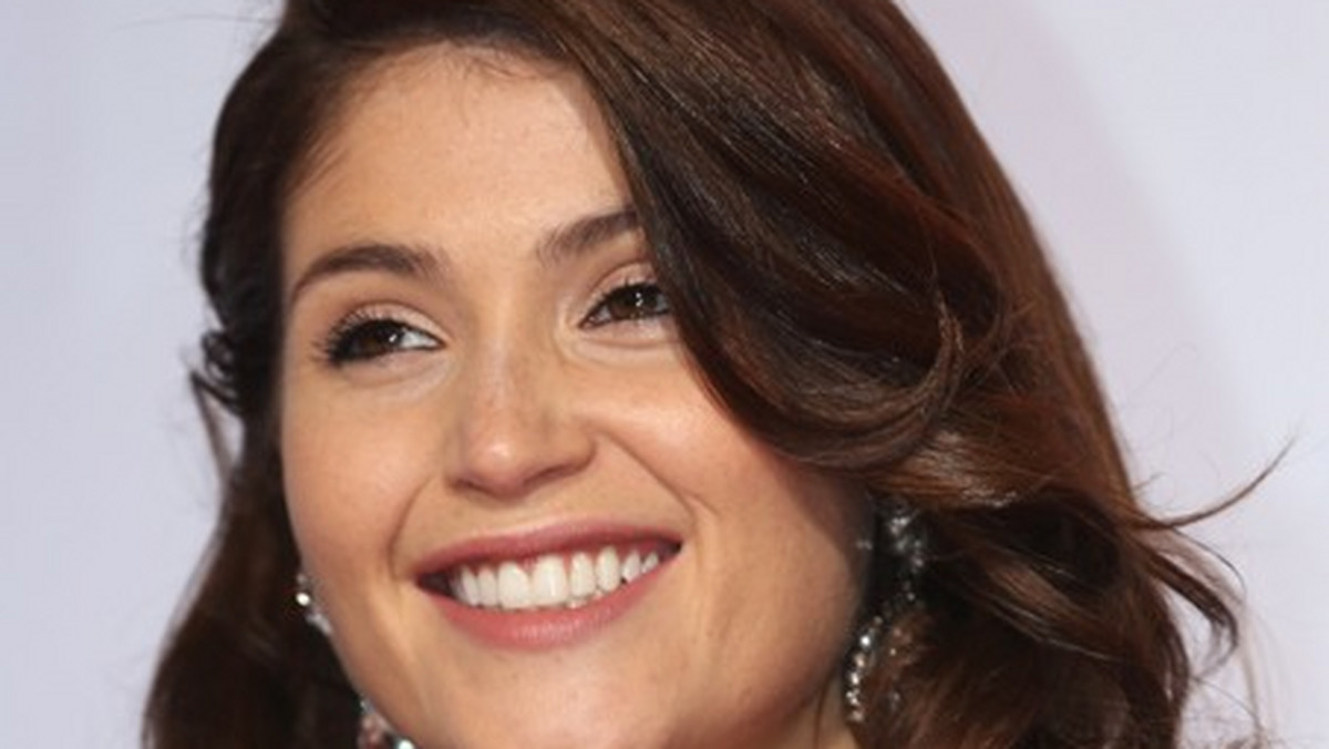 Gemma Arterton pragnie być wzorem do naśladowania dla młodych dziewcząt.