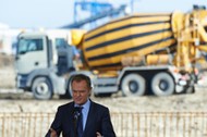 Donald Tusk betoniarka terminal naftowy