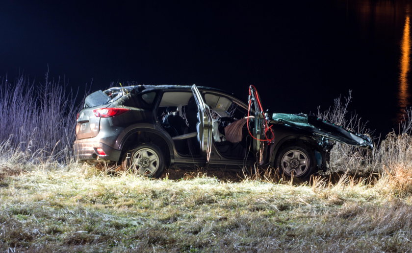 Ukradł auto i uciekał przed policją. Rajd zakończył w rzece