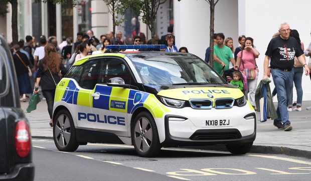 Britanska policija EPA FACUNDO ARRIZABALAGA