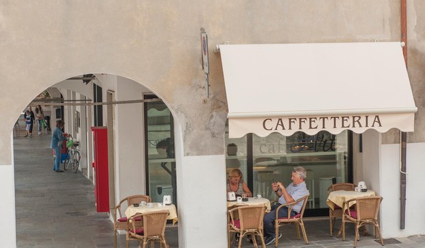 Kafa, razgovor i jedan novi ritual: Kako su Italijani izmislili stil, a mi ga prilagodili sebi