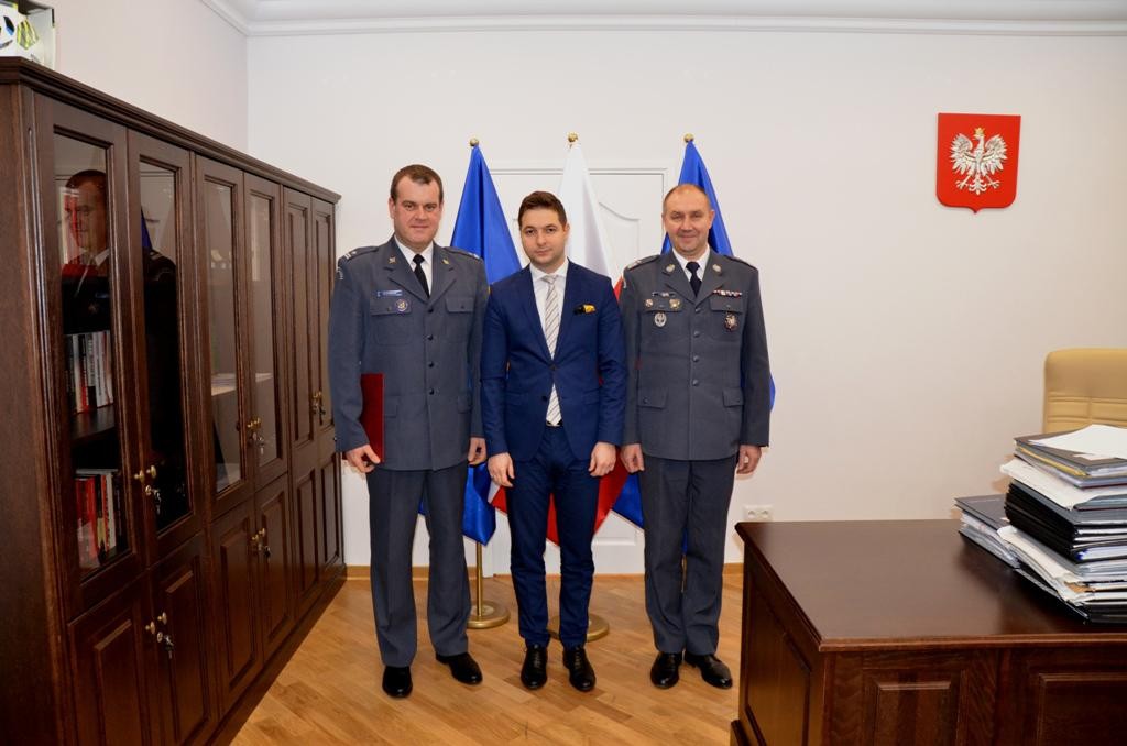 Ppłk. Marcin Strzelec, minister Patryk Jaki, gen. Jacek Kitliński