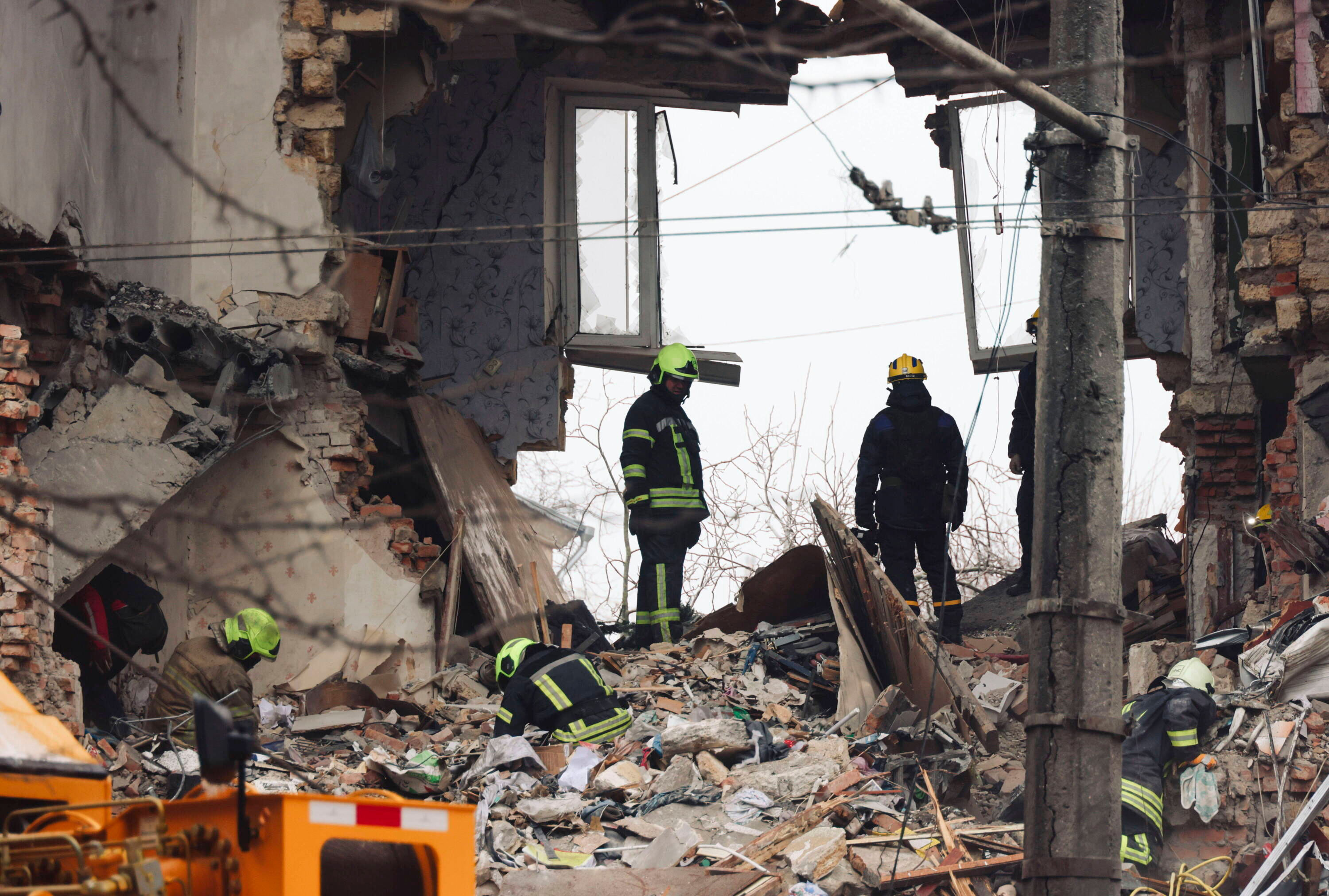 16 zabitych w ataku na autobus w dniu wygaśnięcia gwarancji Putina dla Trumpa