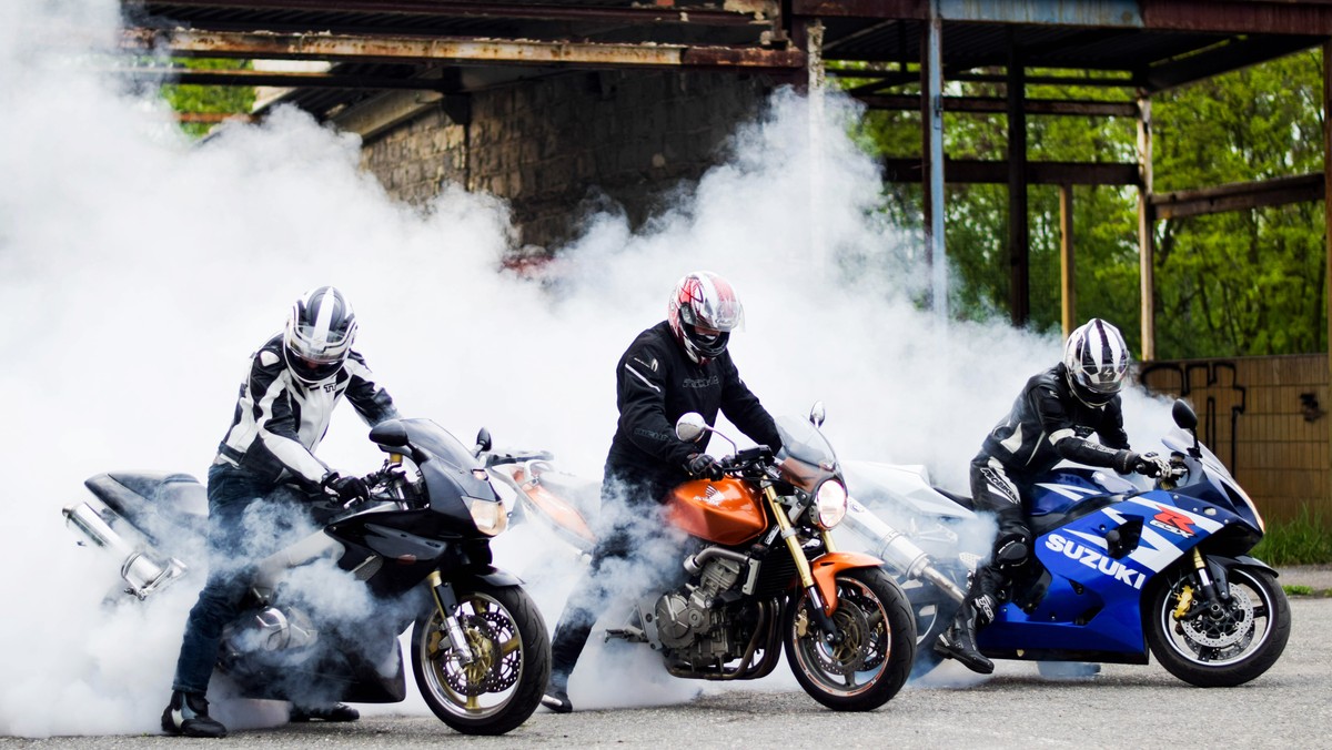 MotoStrefa, a w jej trakcie próba bicia rekordu Guinnessa w liczbie motocykli i skuterów jednocześnie palących gumę - to nas czeka na parkingu Centrum Handlowego M1 w Zabrzu już 26 czerwca w godzinach 10-20.