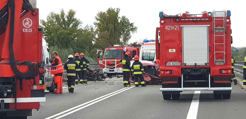 Dramat w Kędzierzynie. Auto rozpadło się na pół