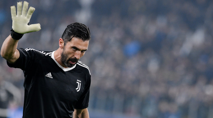 Buffon még hatvan évesen is visszatérne, ha hívnák /Fotó: AFP