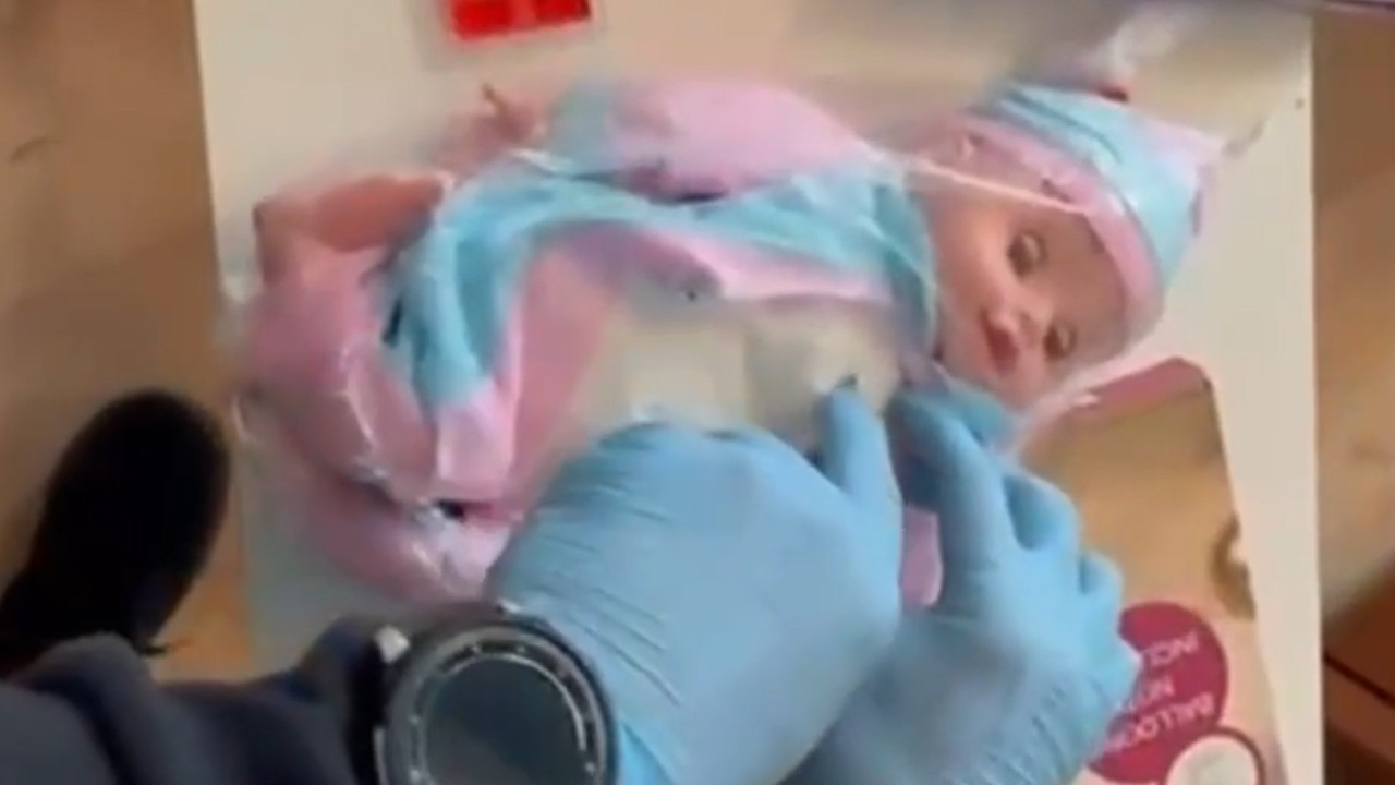 31-latek wypchał lalki narkotykami. Niecodzienne odkrycie szczecińskiej policji