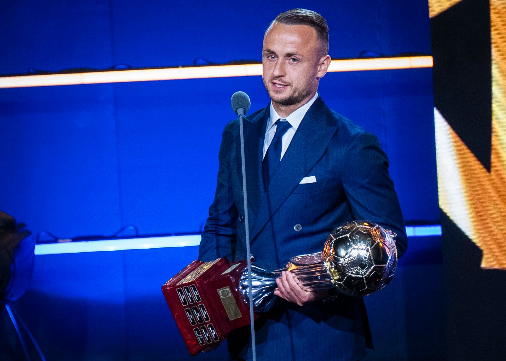 Stanislav Lobotka sa stal najlepším futbalistom Slovenska. 