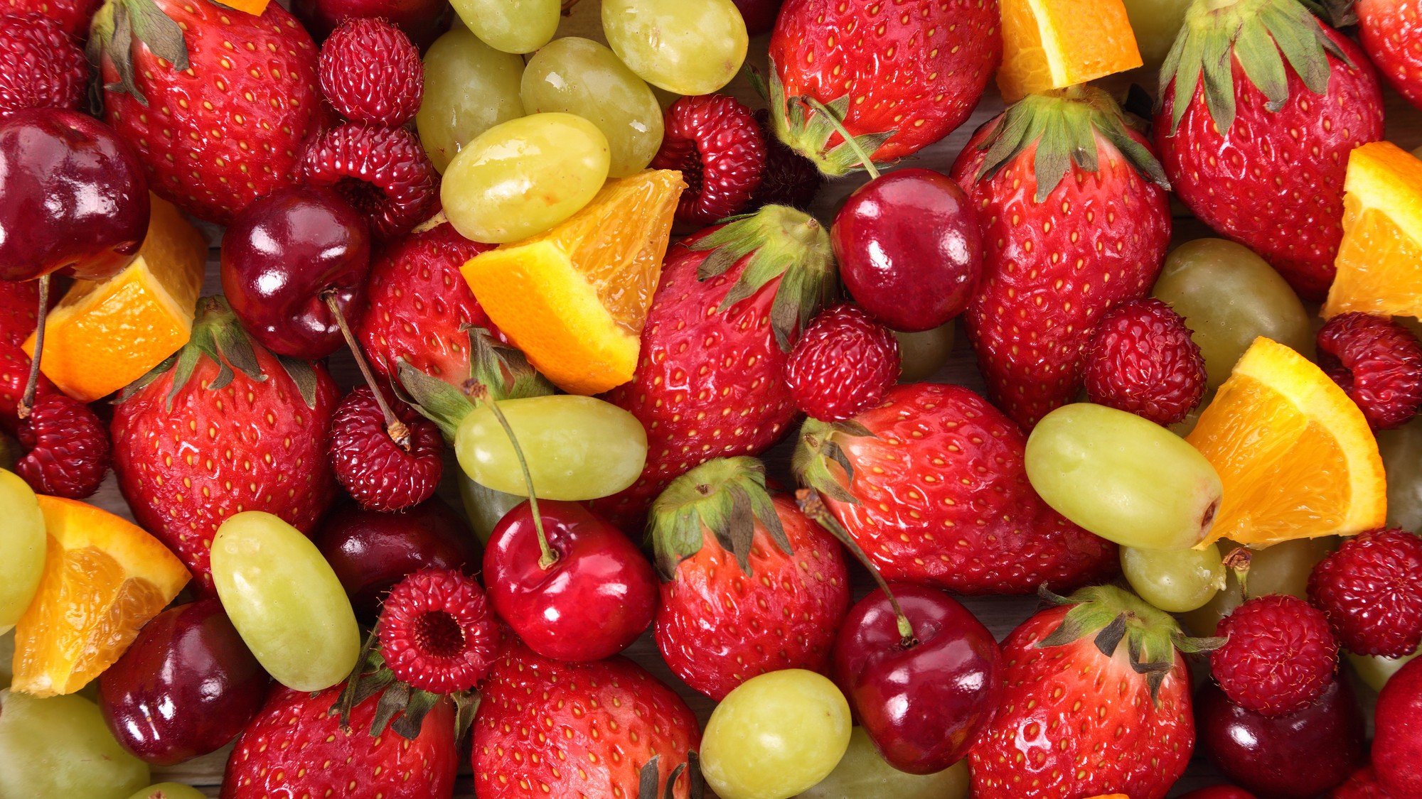 Výskumy naznačujú, že až 75 percent konvenčne pestovaného ovocia a zeleniny obsahuje zvyšky pesticídov a to aj po umytí a ošúpaní.