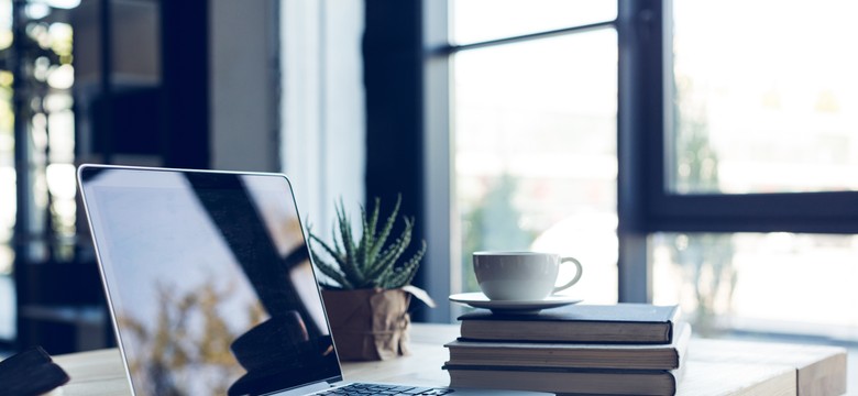 Laptopy dla czwartoklasistów. Rusza "największy tego typu przetarg na świecie"