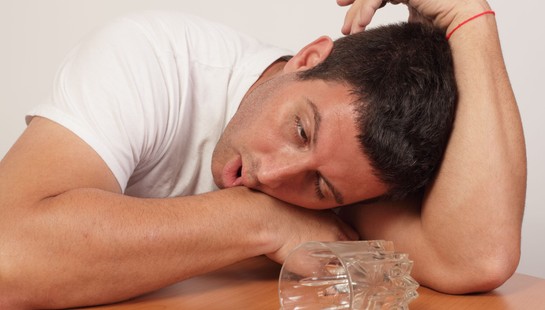 Od marca alkoholik dostanie 1 978,49 zł co miesiąc. Tyle wynosi tzw. renta alkoholowa