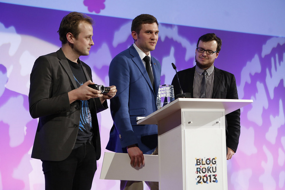 Blog Roku 2013: Tomasz Samołyk (L), Dominik Sobolewski, Maciej Stasierski, areyouwatchingclosely.pl - nagroda w kategorii „Kultura i popkultura”