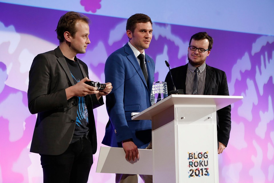 Blog Roku 2013: Tomasz Samołyk (L), Dominik Sobolewski, Maciej Stasierski, areyouwatchingclosely.pl - nagroda w kategorii „Kultura i popkultura”