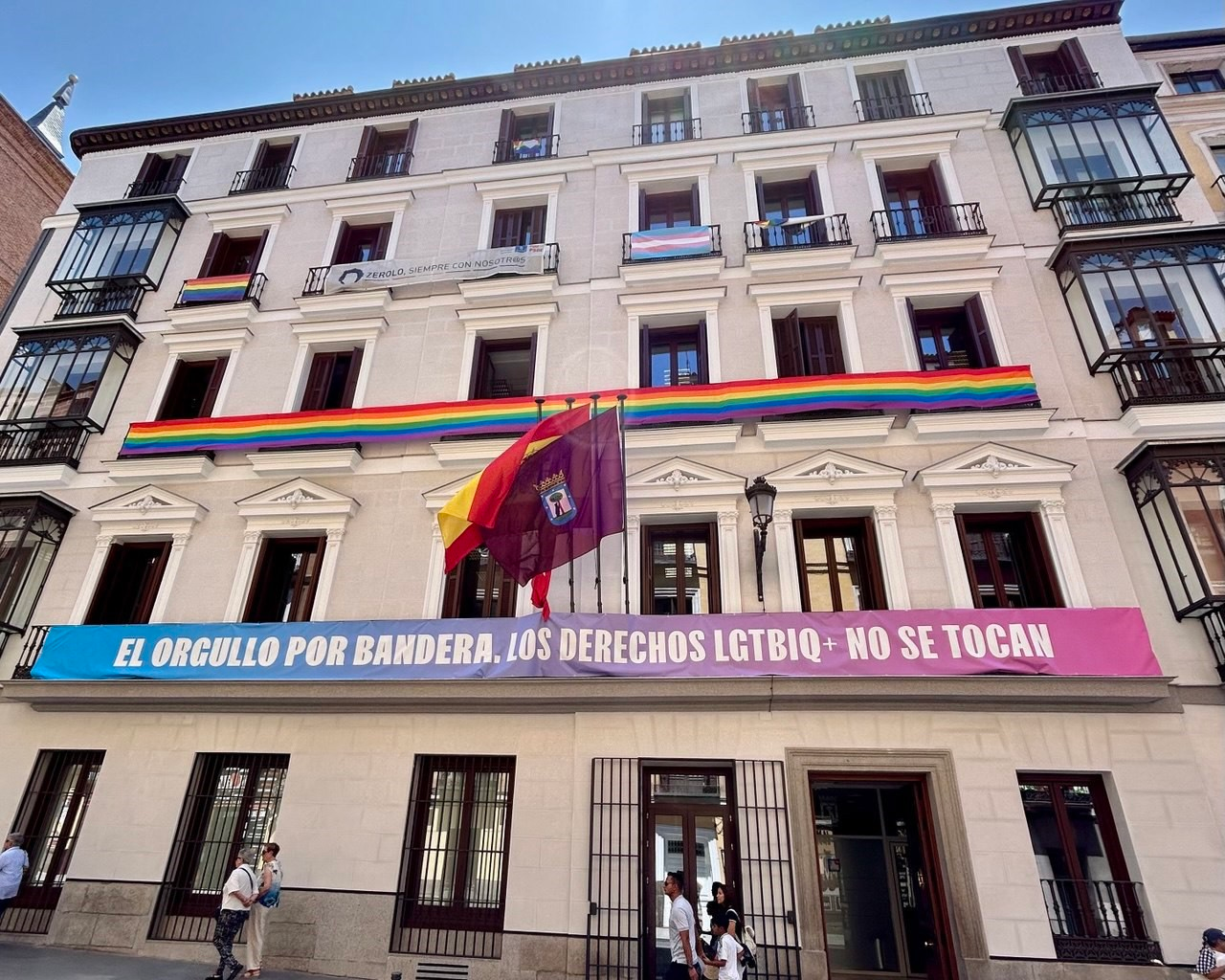 Más Madrid contra recurso de Vox por banderas LGBTIQ+
