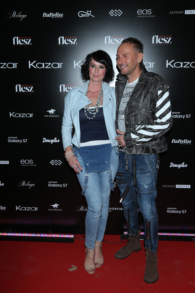 Krzysztof Gojdź z partnerką na Flesz Fashion Night 2016