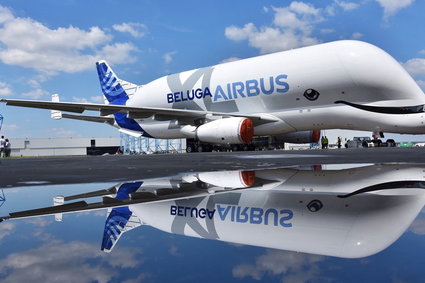 Pierwszy Airbus BelugaXL opuścił hangar. To transportowy gigant... z uśmiechem