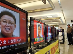 Kim nie żyje, ale Phenian pokazuje kły i odpala rakietę