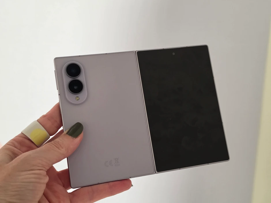 Samsung Galaxy Z Fold 8