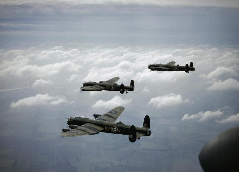 Avro Lancaster B miały służyć do zrzucania bomb z wąglikiem