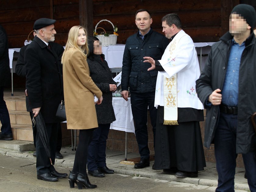 Duda z córką święcą pokarmy