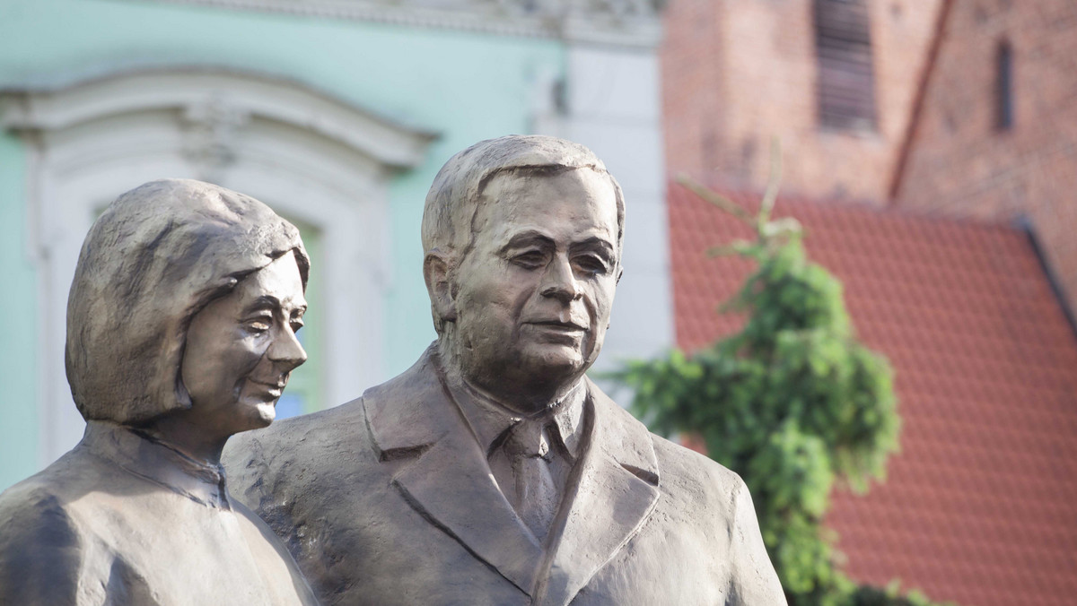 Pomnik pary prezydenckiej jest już w Radomiu