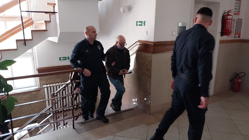 Zatvorski stražari privode Gorana Džonića na suđenje  