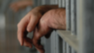 Zdjęcia więźnia w celi wyciekły do internetu. Służby badają sprawę
