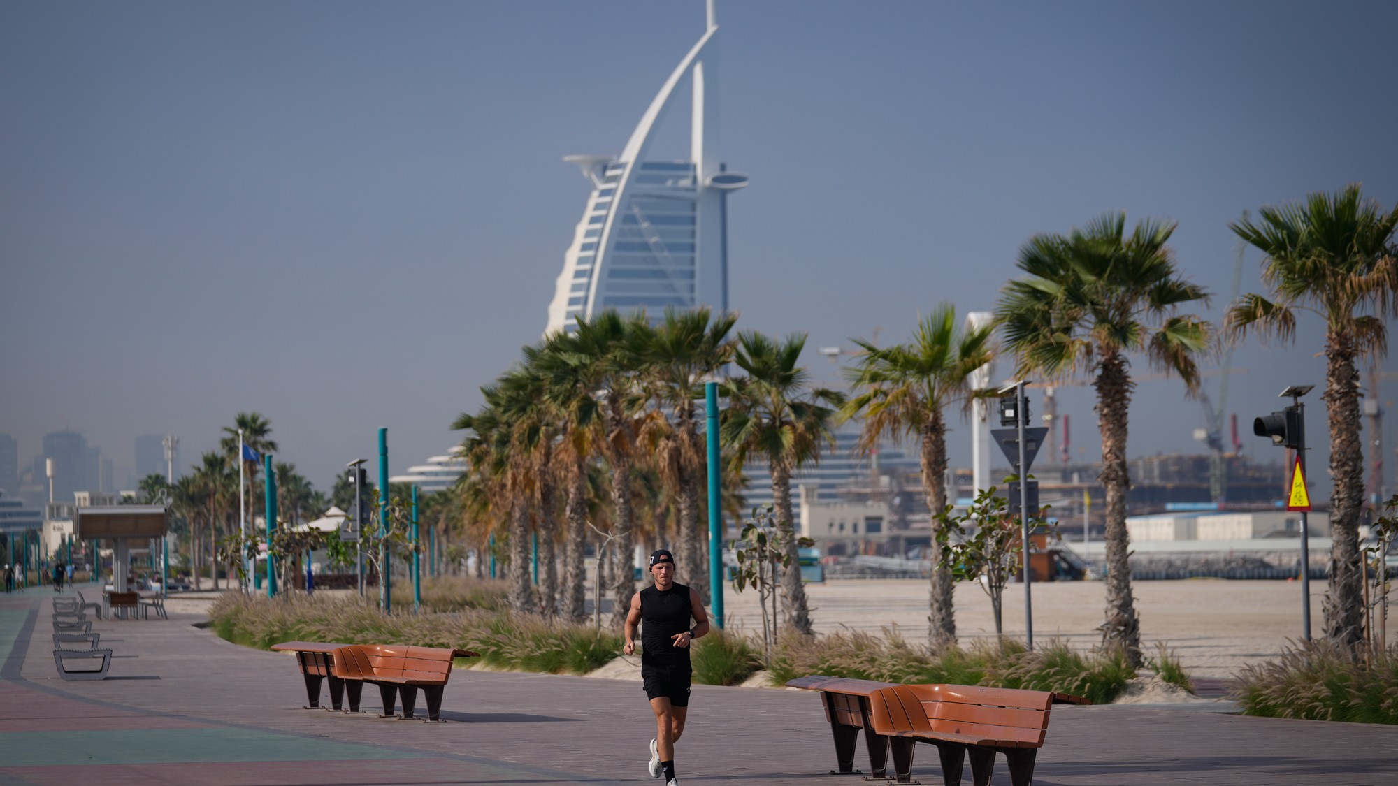 Luxusný dubajský hotel Burj Al Arab. 