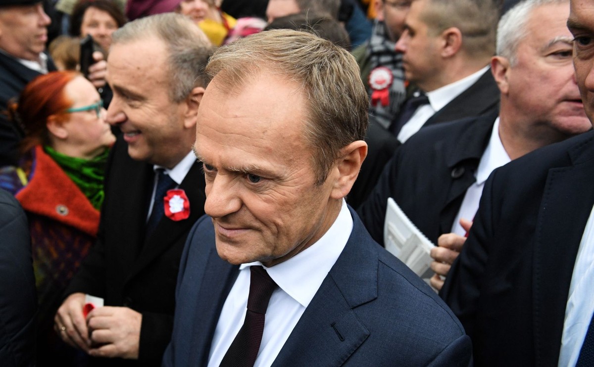 Jeśli Józef Piłsudski i Lech Wałęsa mogli pokonać bolszewików, a obaj mieli o wiele trudniejszą sytuację niż jest dzisiaj, to dlaczego wy nie mielibyście dać rady pokonać współczesnych bolszewików" - mówił Tusk do uczestników Igrzysk Wolności.
