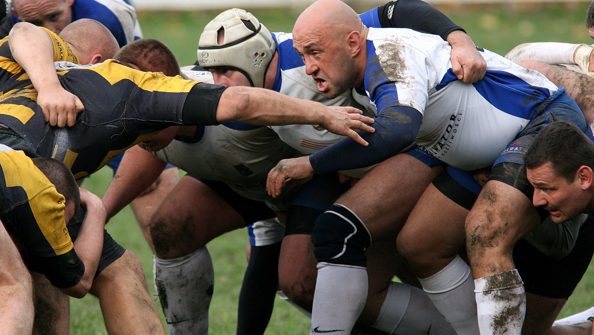 Polski Związek Rugby podał nowy terminarz Ekstraligi na rundę jesienną sezonu 2010/2011. 21 sierpnia na nowo rozpocznie się walka o mistrzostwo Polski, a zainauguruje ją tradycyjnie mecz aktualnego mistrza z ligowym beniaminkiem. Będzie to więc pojedynek Budowlanych z Łodzi i tych z Lublina.