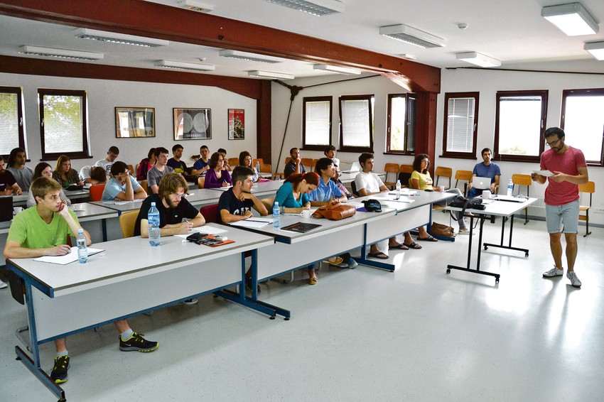 Atmosfera je odlična, predavači struči, ali sa željom da sve do detalja lepo objasne, utisak je jedne od polaznica Letnje škole