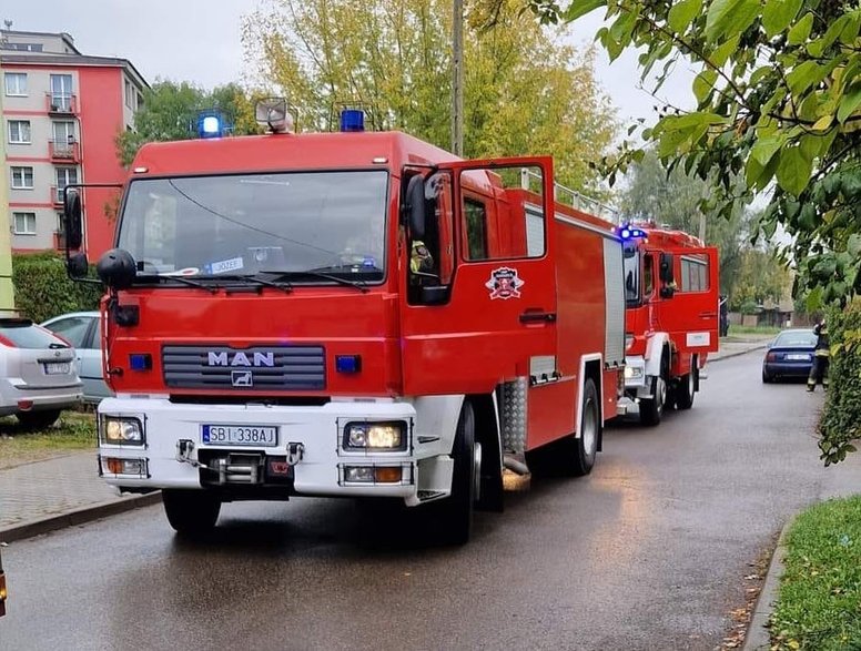 Interwencja straży pożarnej przy ul. Topolowej w Czechowicach-Dziedzicach - 26.09.2022 · fot. OSP Dziedzice